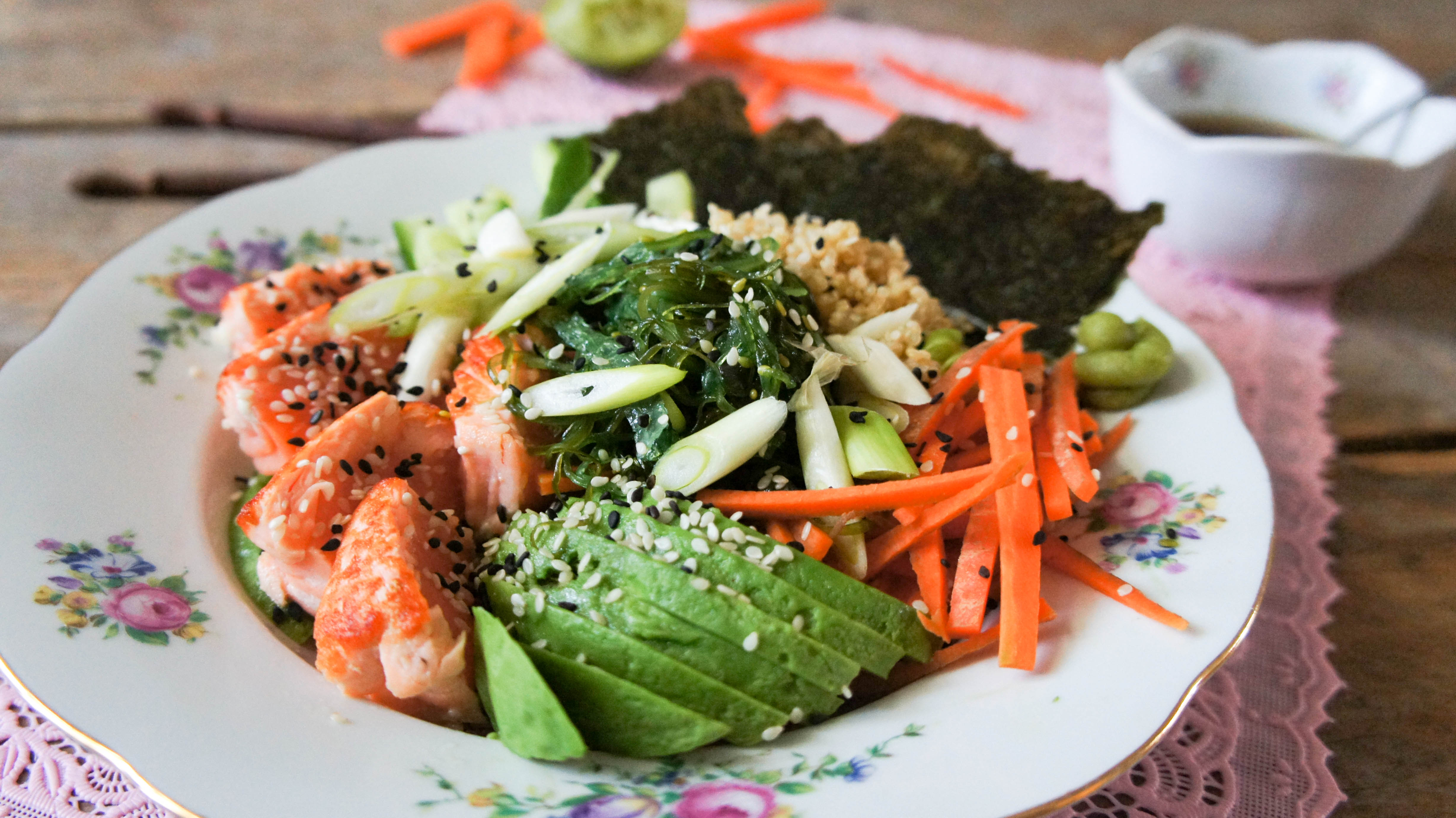 kever Komst Manifesteren Gezonde sushi bowl met zalm en quinoa - Little Spoon