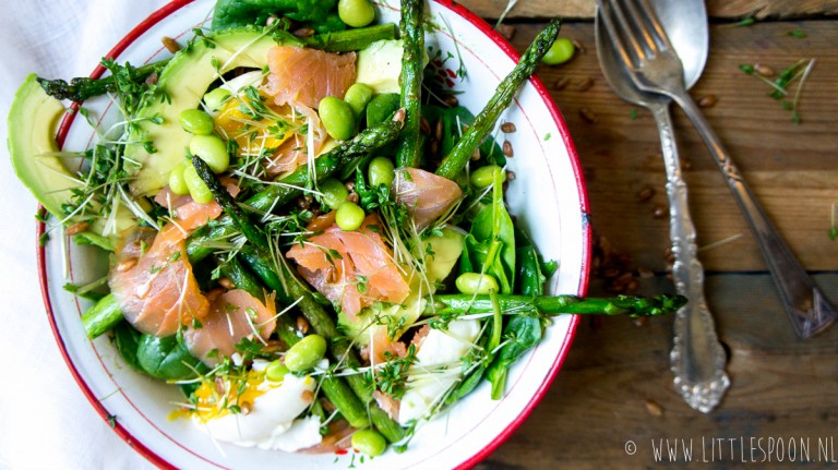 Powersalade Met Gerookte Zalm En Gekookte Eitjes - Little Spoon